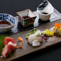 総料理長自ら足を運び、食材の選定。国産食材を中心に取り扱い