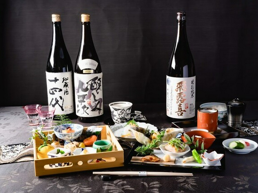 ソムリエが国産中心にセレクト。厳選した自慢のラインナップ