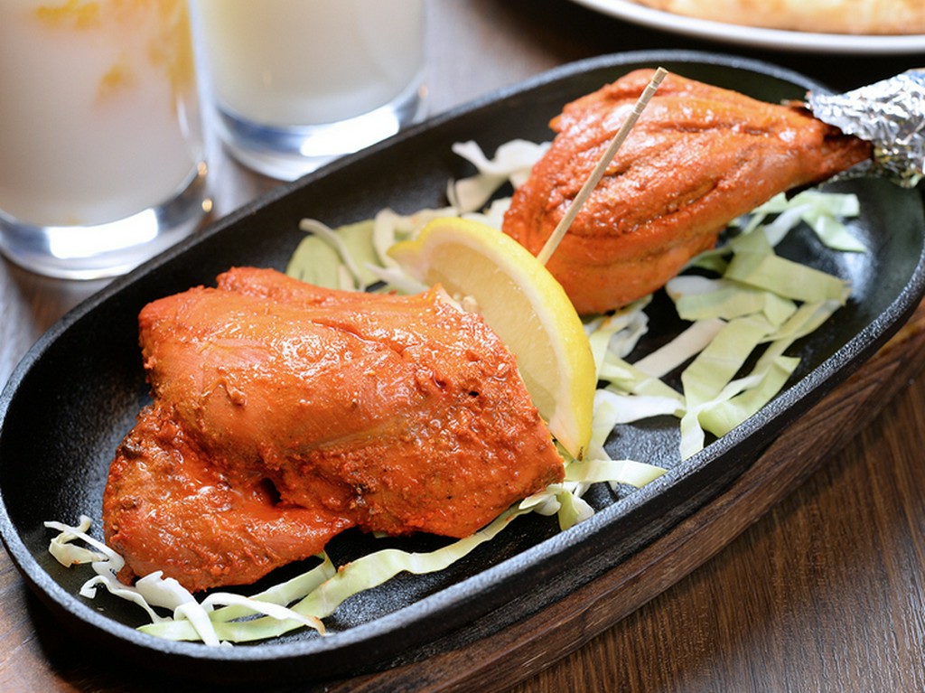 ジューシーで、辛みは少なく食べやすい『タンドリーチキン』