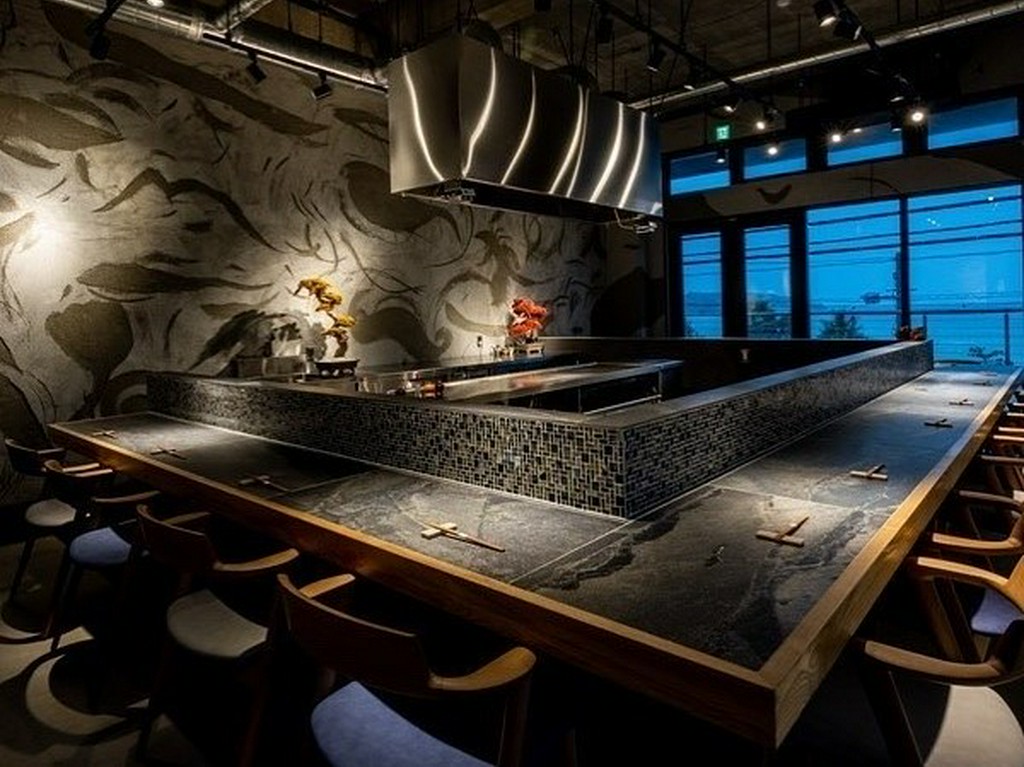 カウンターや個室から楽しむことができるオーシャンビュー