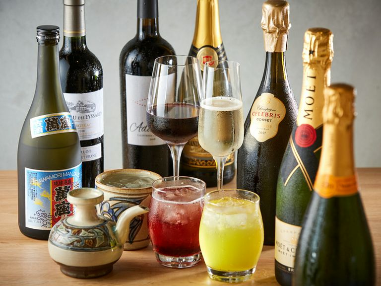 料理に合わせてお酒をセレクト。思い出の味を選ぶのも楽しい