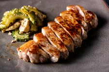 リーズナブルで鉄板焼きを堪能できるコースとなっております。