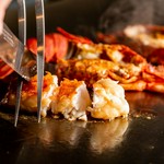 沖縄の食材に黒毛和牛ミニステーキorハンバーグ付きでしっかりしたお料理をご提供いたします。1ドリンク付