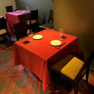 特別ルートで仕入れたA4・A5ランクの国産牛・和牛、高品質でありながらも良心価格で提供しています。コースページにも記載がございますが、6品＋デザートプレートが付いて6600円のコースをご用意しております。