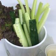 セロリとキュウリのステックサラダ