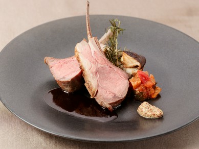 ソムリエ資格を持つシェフが料理に合うワインを丁寧にセレクト