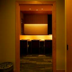 店内に足を踏み入れると分かる、見事な設えによる優雅な内装