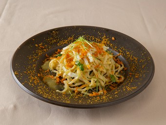 シェフのオススメ『タリオリーニ　サルデーニャ産ボッタルガとアオリイカ』