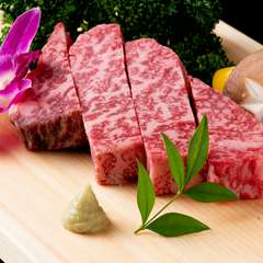 プロの目で吟味した鹿児島県和牛を肉質に合わせてカットして提供