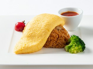 自分好みのスタイルで楽しめる『特製オムライス』