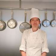 「常においしい料理を提供しようと思っており、少しでも進化するように工夫しながらつくっています」と語る神田氏。日々トライ＆エラーで完成度を高めているそうです。