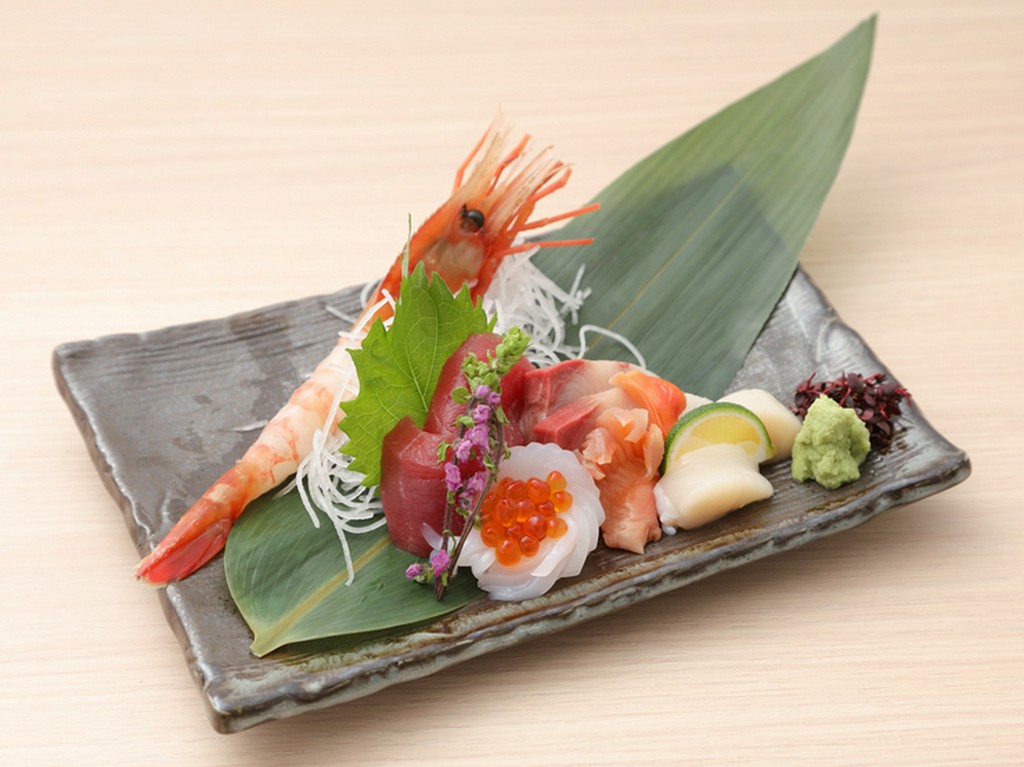 四季折々、季節感溢れる一皿。味・香り・食感に特化した『刺身盛合せ（コース内の一品）』