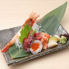 四季折々、季節感溢れる一皿。味・香り・食感に特化した『刺身盛合せ（コース内の一品）』