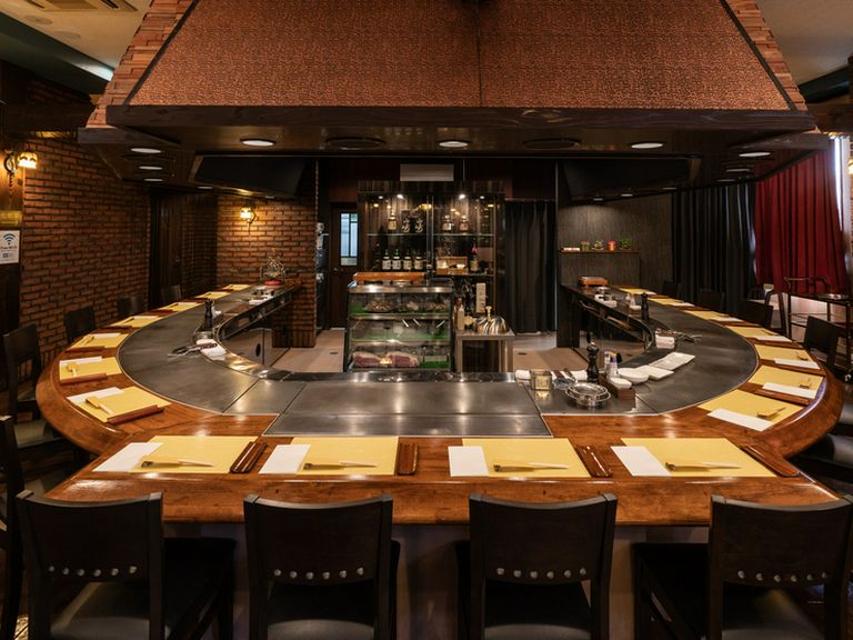 特別な時間を過ごせる、大人のためのシックで贅沢な空間