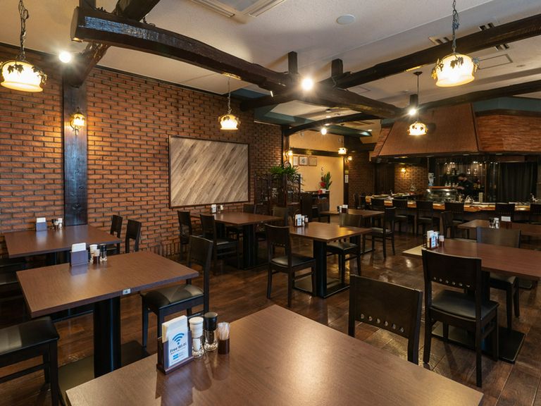 心も身体もリラックス。シックな空間で、心躍るひとときを堪能