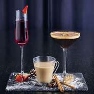 フレッシュフルーツや限定リキュールなどを使用し、オリジナルカクテルをご提供。お好みをバーテンダーでお伝えいただき、あなただけの一杯をお楽しみください。
※写真はイメージです。