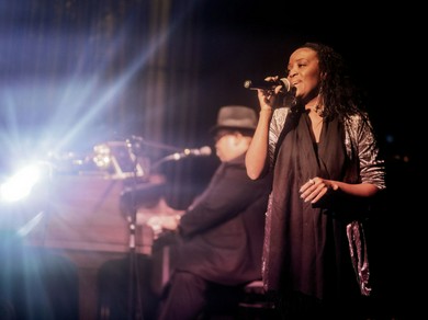 目の前での生演奏は圧巻