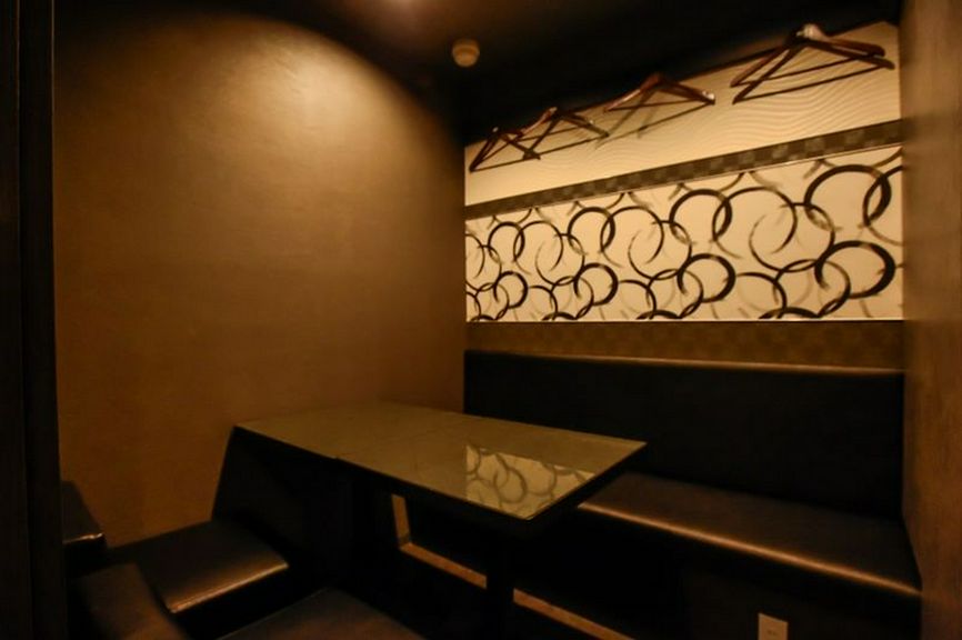 非日常を味わえる、東銀座の隠れ家レストラン