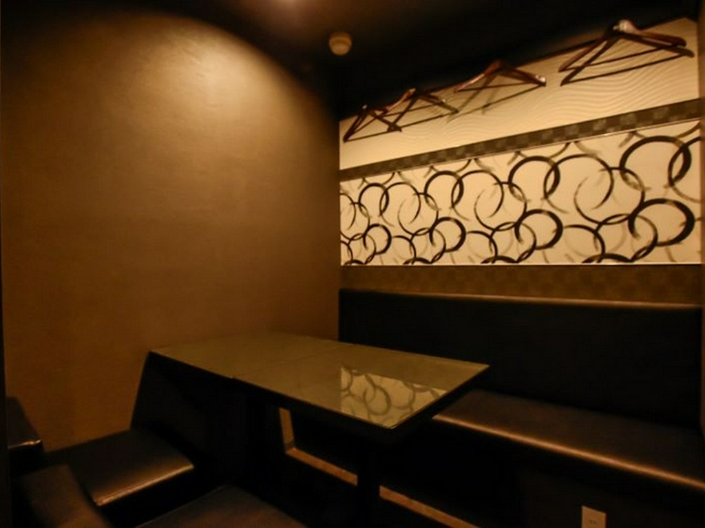 非日常を味わえる、東銀座の隠れ家レストラン