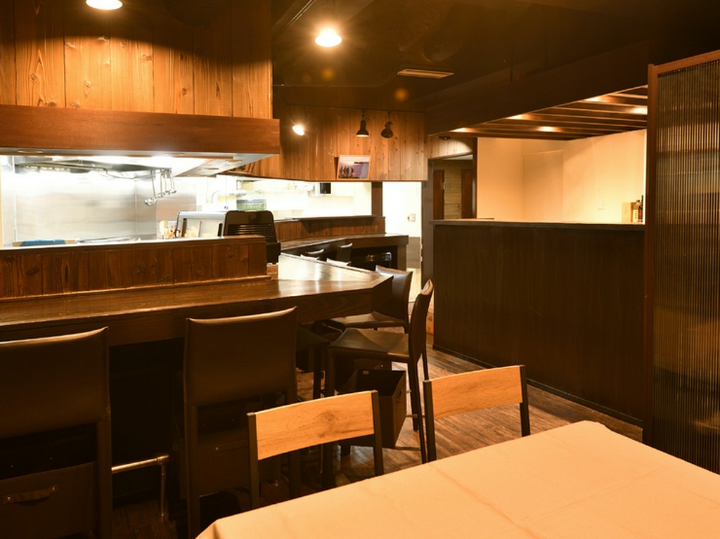 家庭的で温かな雰囲気の店内は、デートにぴったり