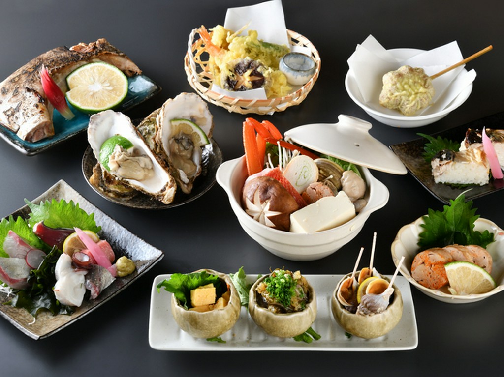 手間暇かけた、一つ一つの料理を堪能できる『飲み放題付　店長おまかせコース8品』