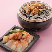 特製タレにつけた「ふぐ」を、テーブルで香ばしく焼き上げます。お刺身や唐揚げとは、またひと味もふた味も違うおいしさの『焼きふぐ』に、実は虜になる人続出。店主自慢の味わいです。