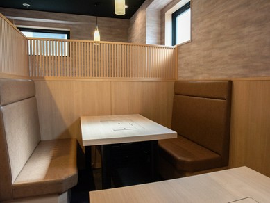 白木が温もりを演出する和みの空間