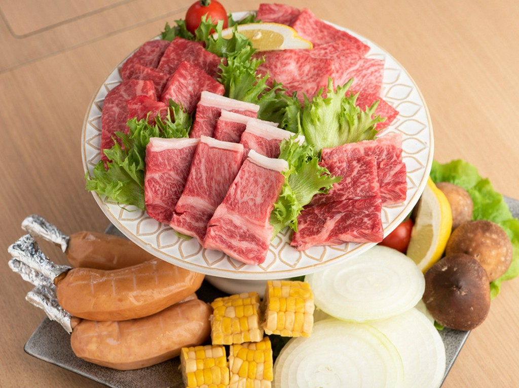 焼肉で深まる家族の輪。家族連れにうれしい盛り合わせもあり
