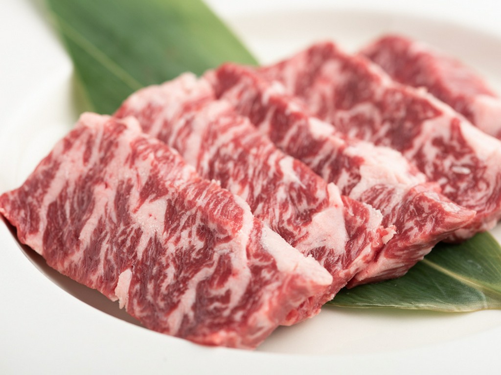 快適に焼肉を楽しめるヘルシーロースターを導入