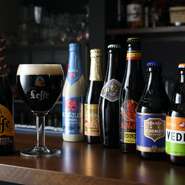 ベルギー・ドイツ・イギリス・イタリア・チェコ・スリランカ・アメリカ・日本…。世界各国よりオススメのボトルビールをセレクト。ボトル総数は100種類以上にのぼり、飽きのこないラインナップになっています。