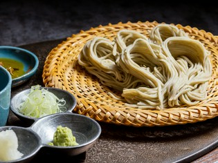 厳選した戸隠産蕎麦粉を100%使用した10割蕎麦