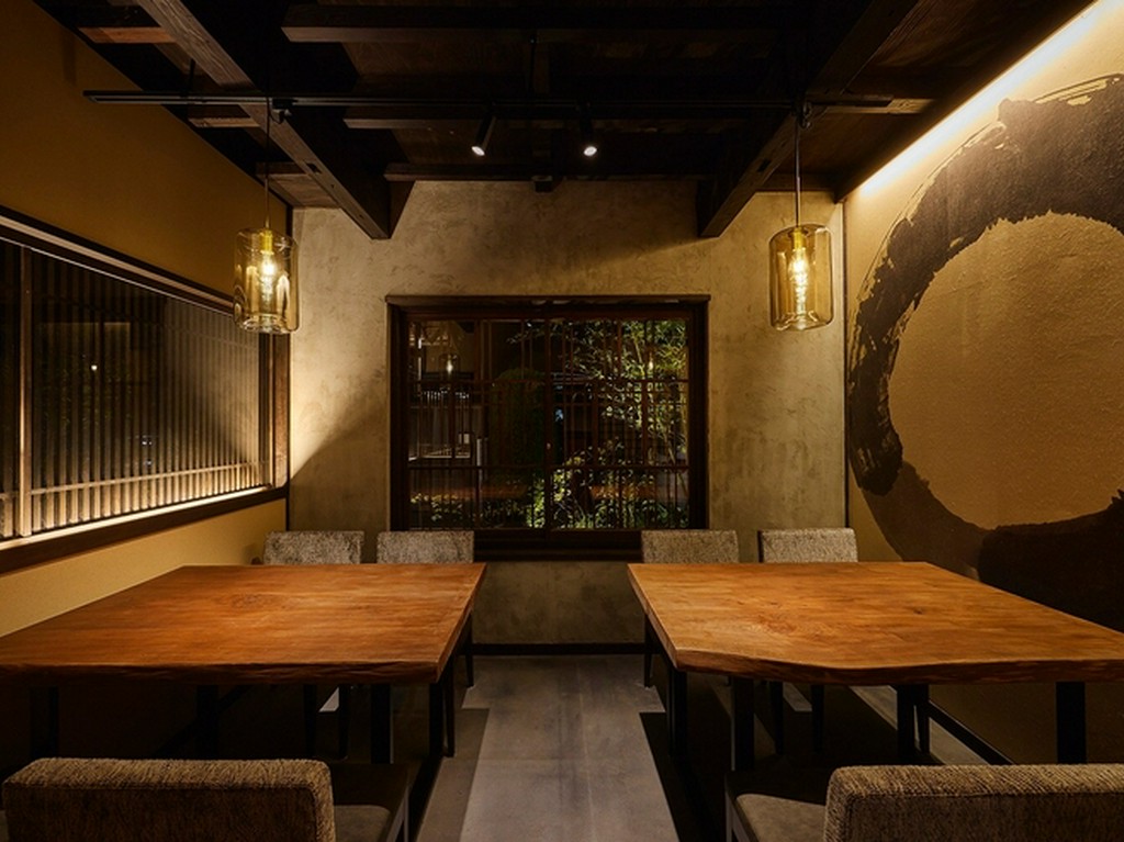 趣きある和の風情が二人の距離を近づける