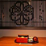 「食事はもちろん、店の雰囲気そのものを楽しんでもらいたい」と話します。一人で鰻を食べたい方もデートや家族の記念日、会社の接待や会食などで利用したい方にもオススメです。