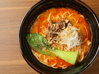 焼肉店だから届けられる逸品『牛テール担々麺』