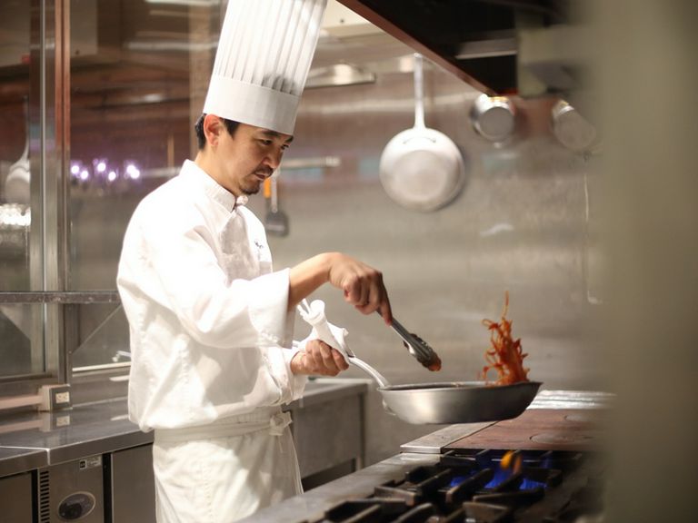 世界のビールとお互いに引き立てあう料理を考案