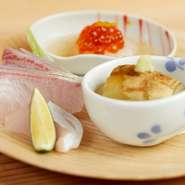 月ごとにオススメ串が変わるため、月替わりメニューを追うも良し、コースをオーダーするも良し。一人だからこそ楽しめる、食事の仕方があるはず。一人の時間を楽しみましょう。