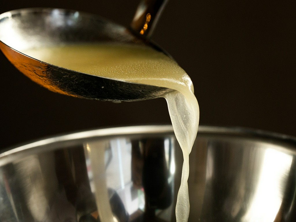 比内地鶏を使った焼鳥、和食店での経験を活かした出汁