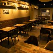 細やかな配慮と笑顔を忘れず、ゆったりとくつろいで過ごしてもらえる空間づくりに注力されています。個性的でオシャレな料理は、盛付けの美しさも魅力の一つ。五感で楽しめる料理と空間を提供しています。