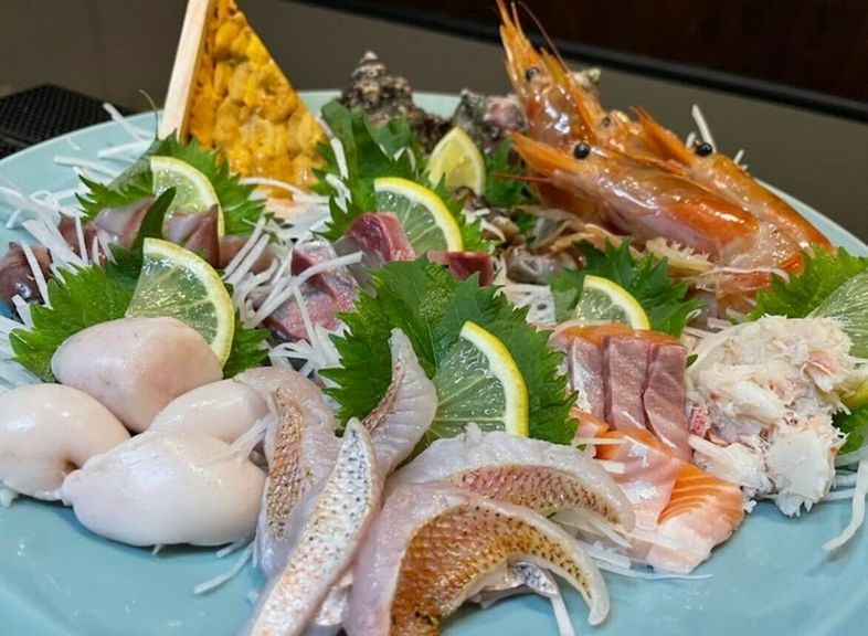 鮮度抜群の魚介を堪能できる『刺身盛り合わせ』