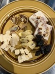 上記のチーズを全て入れたプレート!!
ワインと是非合わせて下さい!!