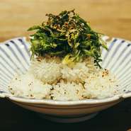 ウルテと九条ねぎの小気味よい食感がクセになる酒肴。
