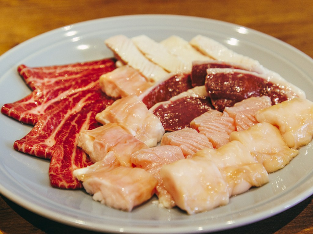 名物！ホルモン盛り合わせ