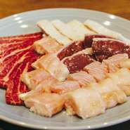 塩・醤油・味噌
それぞれの良さを際立たせた味わいに加えて、ぷりぷり・コリコリとした楽しい食感は、一度食べると脳裏に焼き付き、ヤミつきになる逸品です。