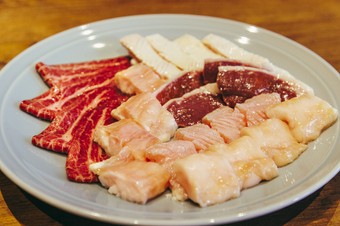 名物！ホルモン盛り合わせ