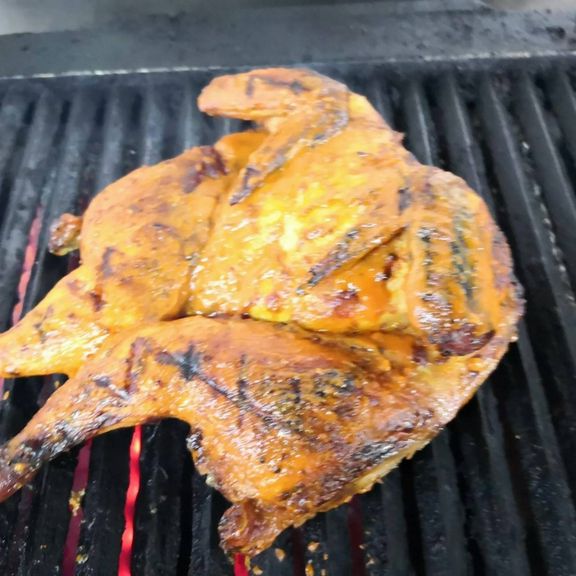 直火焼きのチキンが自慢
