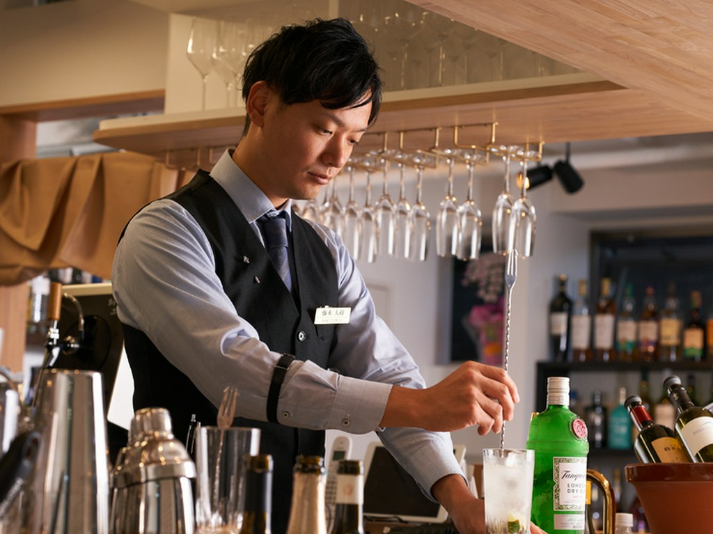 リラックスして食やお酒を楽しめる空間を提案