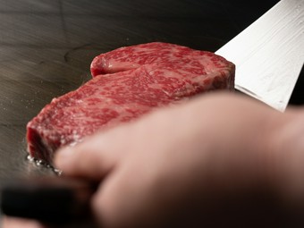 部位のチョイスから焼き加減まで、想いのまま『特選黒毛和牛』