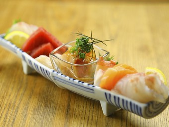 魚市場から毎朝仕入れる新鮮な『お刺身盛り（一人前）』