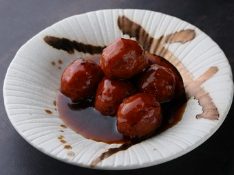 外はカリッと、中はフワフワ『肉だんごの黒酢あんかけ』