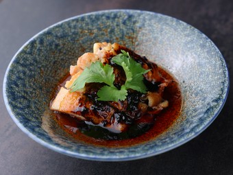 炭焼きで香ばしさアップ『日南鶏のよだれ鶏』